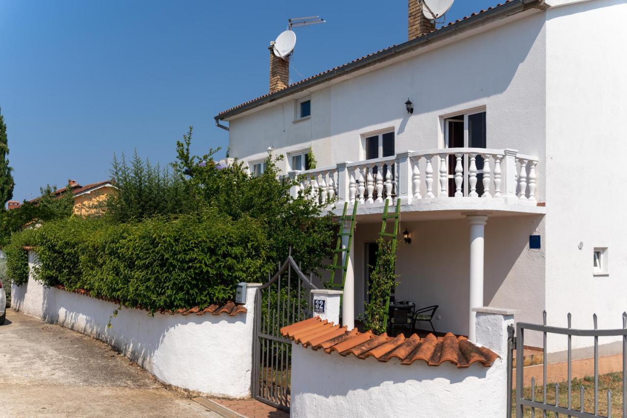 Apartments Oliva بوريتش المظهر الخارجي الصورة